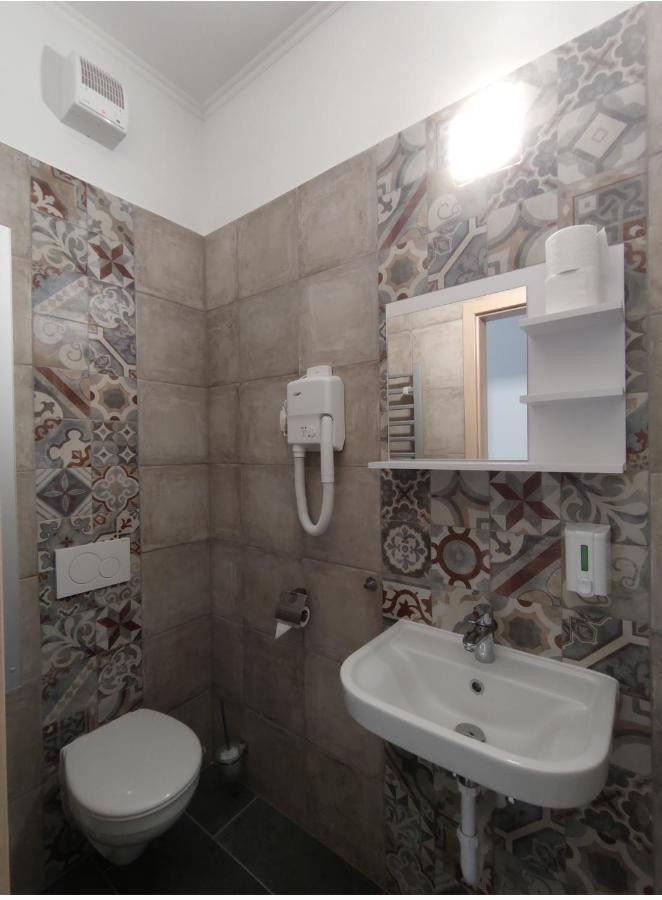 Szilas Park Motel Nagytarcsa ภายนอก รูปภาพ
